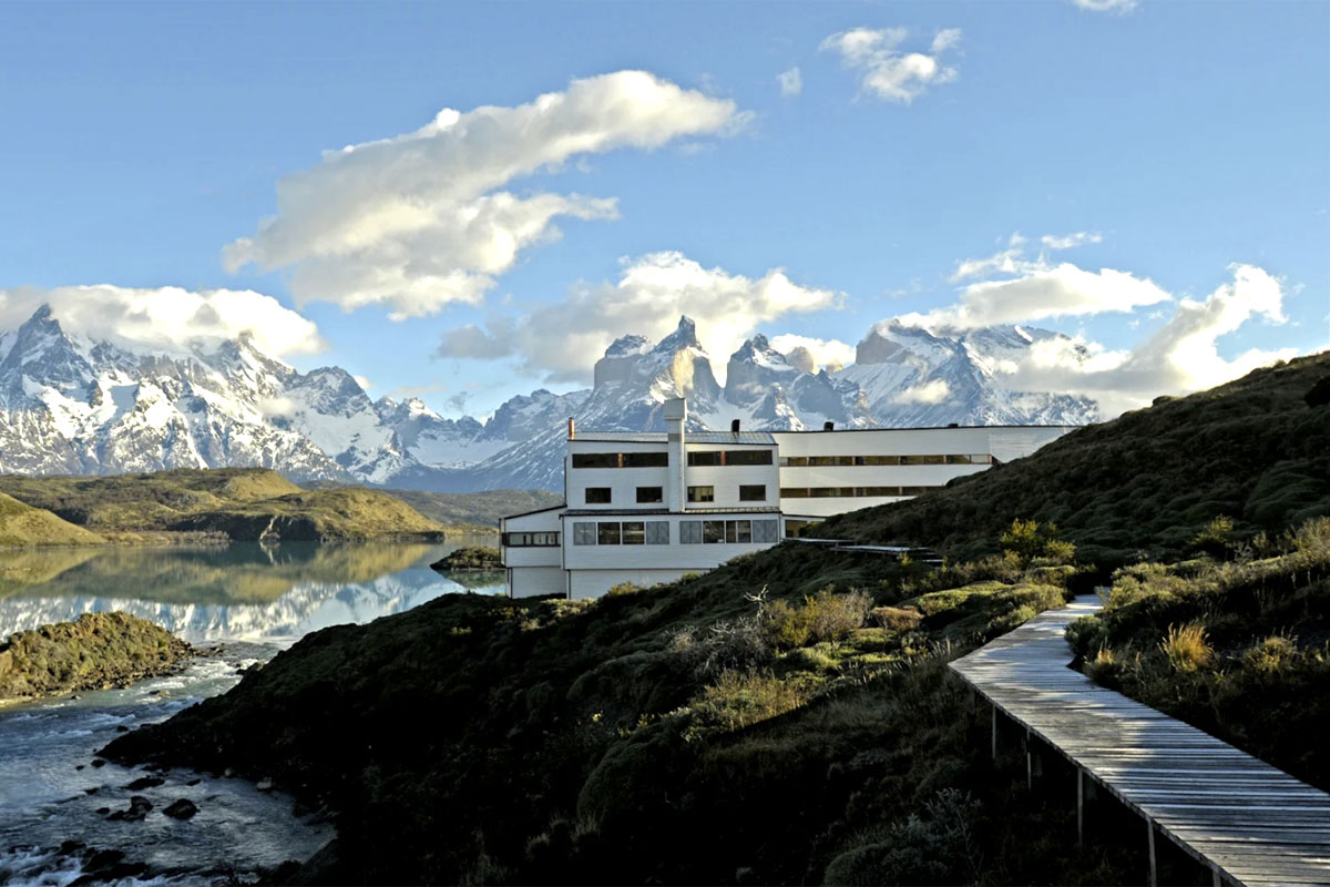 Explora Torres del Paine beneath the Paine Massif