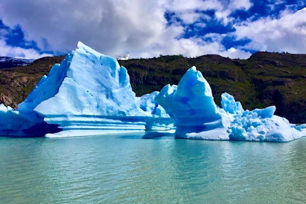 Icebergs on Lake Grey, Torres del Paine, Chile