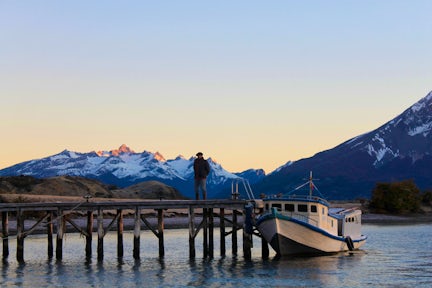 Estancia la Peninsula boat Torres del Paine